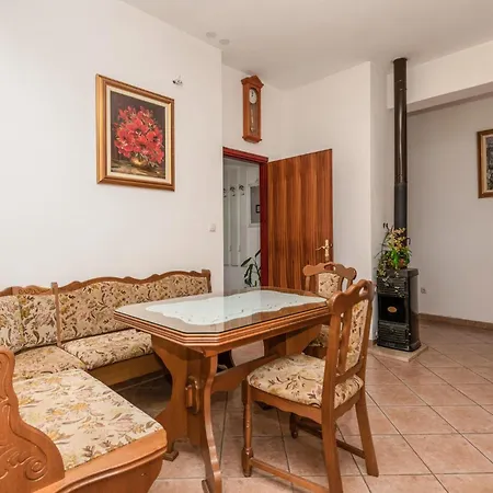 Three-bedroom In * ماكارسكا