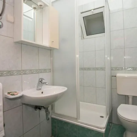 Three-bedroom In شقة