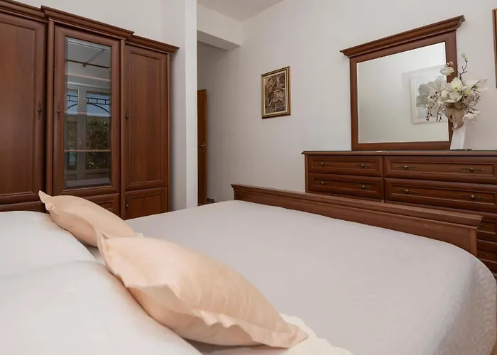 Three-bedroom In * Makarska