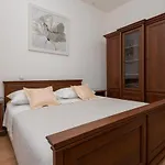Three-bedroom In Apartament