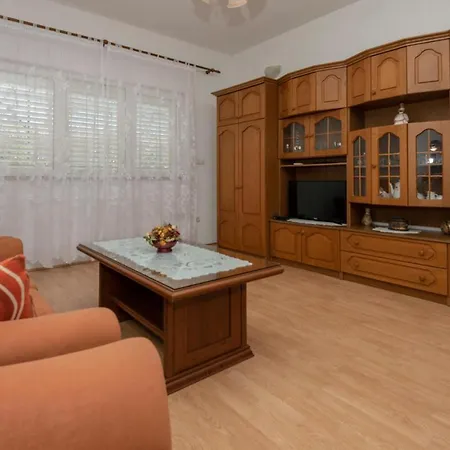 Apartman Three-bedroom In *