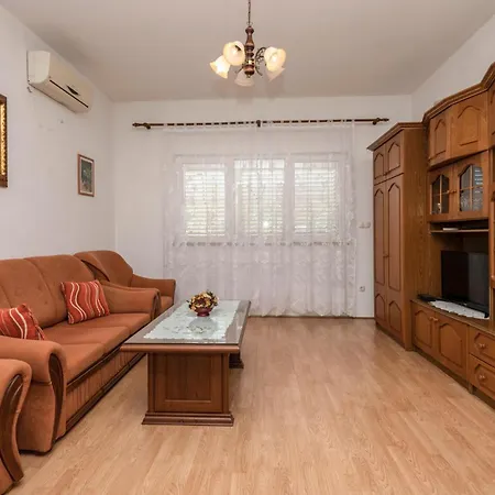 Apartmán Three-bedroom In Makarská