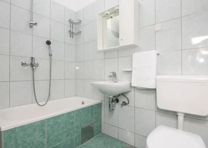 Three-bedroom In Makarska