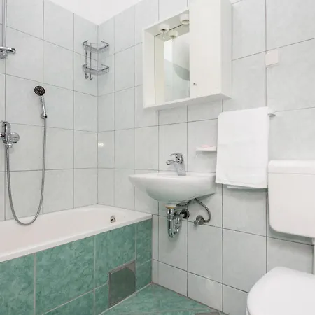 Three-bedroom In Makarska