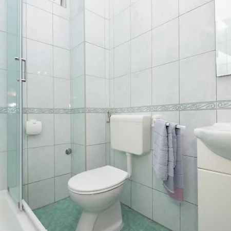 Three-bedroom In Makarska